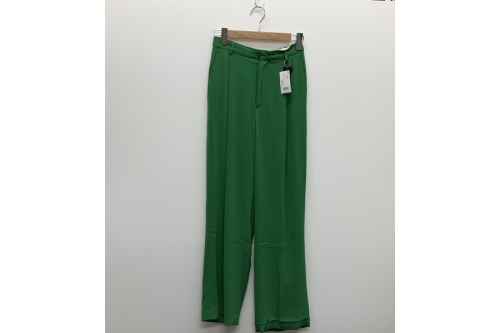 ノースリーブワンピースのパンツ