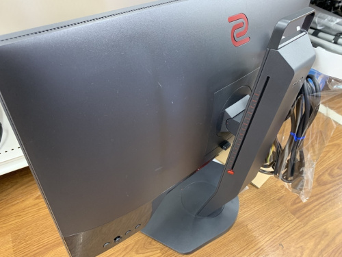 液晶モニターのゲーミニングモニターー