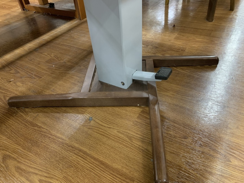 昇降式テーブルのシギヤマ家具