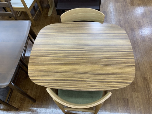 ダイニングのDテーブル