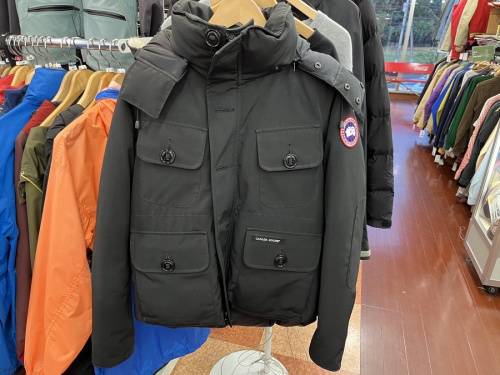 ダウンジャケットのCANADA GOOSE