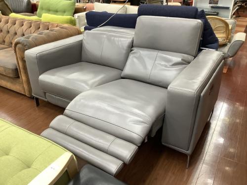 2人掛け電動リクライニングソファーのDomicil