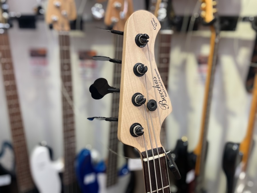 Baccchus バッカス エレキベース Hand crafted eQuiPMENT