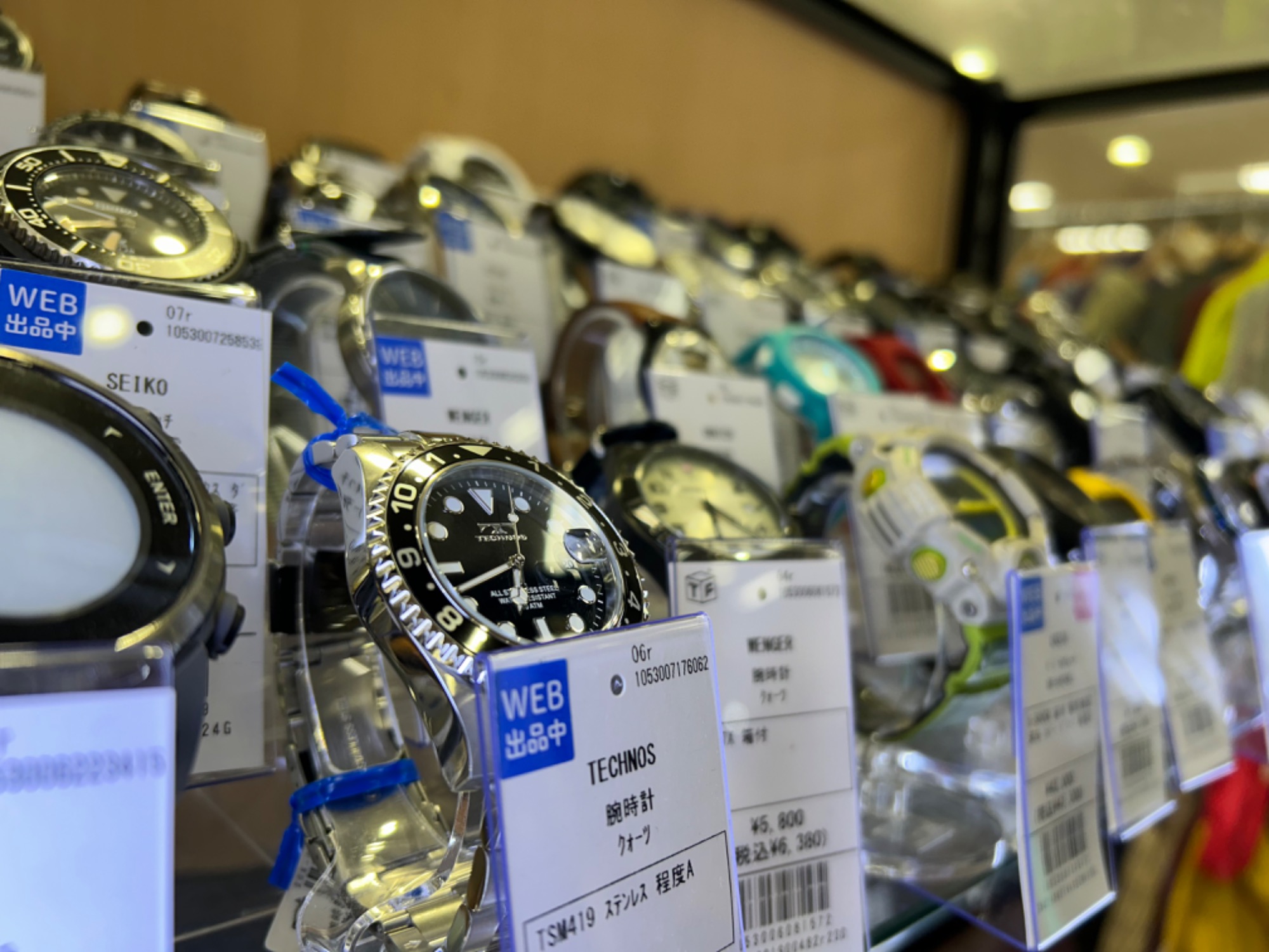 スマホで購入!】布袋寅泰35周年記念モデルの腕時計をご紹介 スマホで購入!】布袋寅泰35周年記念モデルの腕時計をご紹介