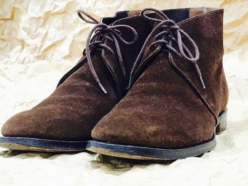 カントリーブーツのチャッカブーツ