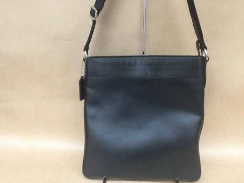 ショルダーのバッグ　中古