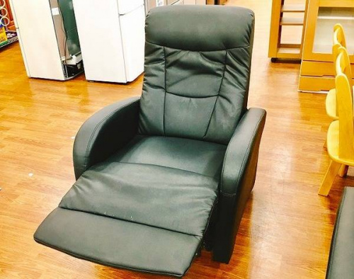 ﾘｸﾗｲﾆﾝｸﾞの家具　中古