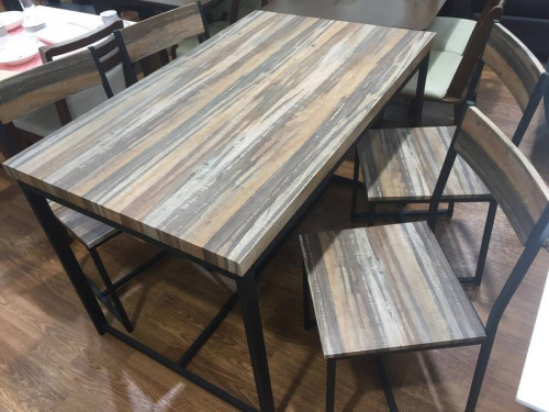 ダイニングのHOLZ