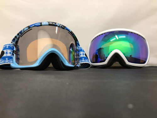 スキーゴーグルのOAKLEY