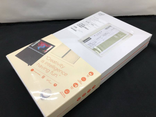 YOGABOOKのLenovo