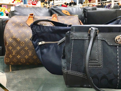ルイヴィトン(LOUIS VUITTON)のコーチ(COACH)