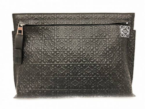 ロエベ（LOEWE）のクラッチバッグ