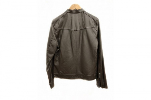 レザージャケットのメンズ　服