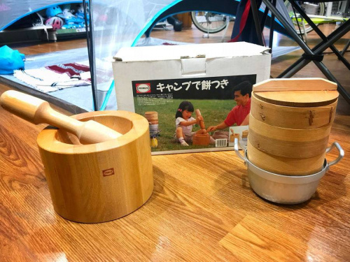 イワタニ　キャンプで餅つき　木製餅つきセット 激レア？！小さくても機能は本格派！”キャンプで餅つき”入荷しました