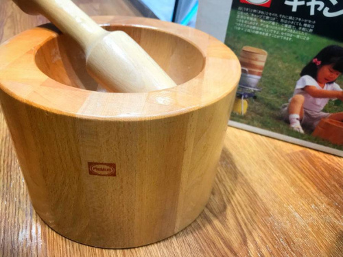 キャンプ用品の餅つき