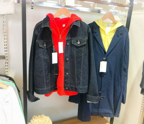 レディースファッションのパーカー
