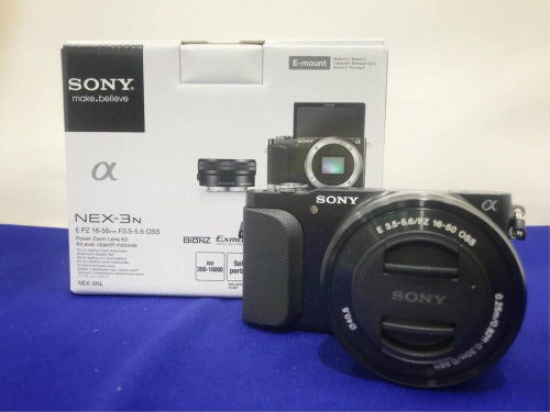 デジタル家電のミラーレスカメラ