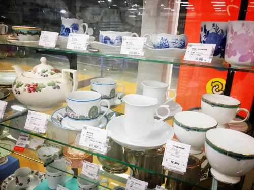 テーブルウェアの洋食器