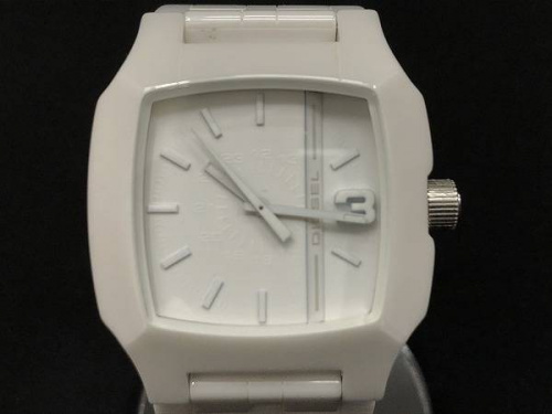 腕時計のクォーツ