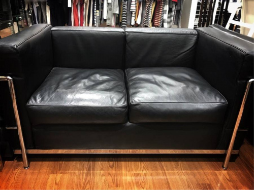 リプロダクトの中古家具