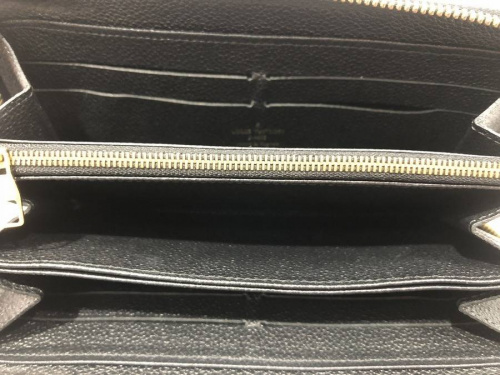 ルイ・ヴィトンの長財布
