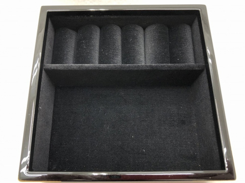 漆器のアクセサリーボックス