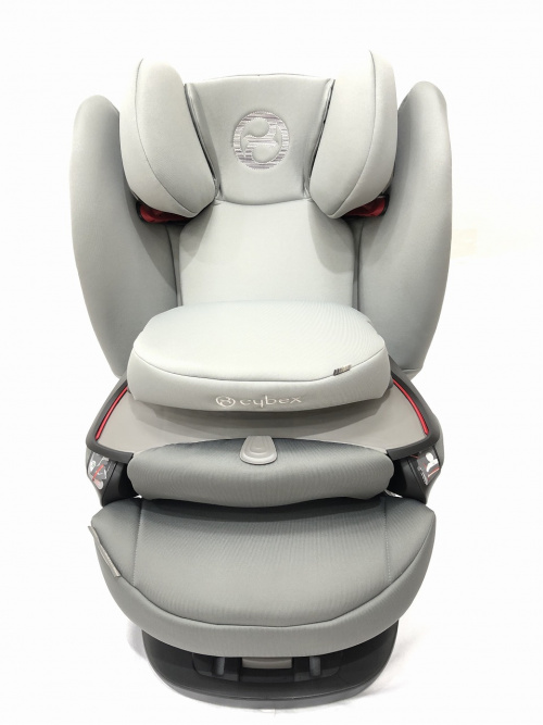 ベビー用品のチャイルドシート