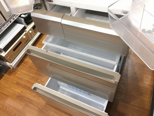 大型冷蔵庫の洗濯機