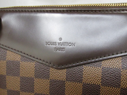 トートバッグのLOUIS VUITTON