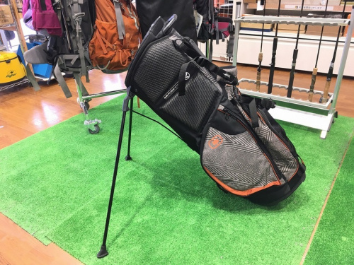 スポーツ用品のゴルフ