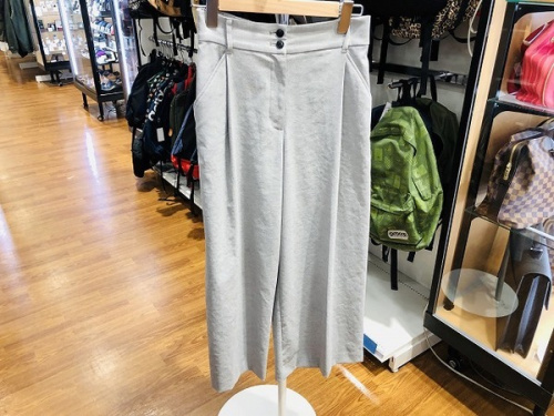 プラステのワイドパンツ