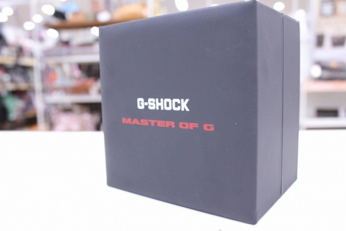 アウトドア用品の腕時計