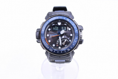 アウトドア用品の腕時計