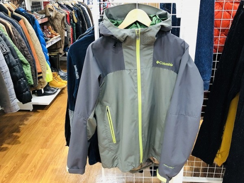 ジャケットのコロンビア