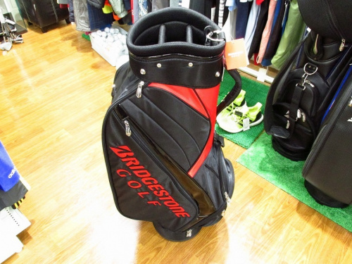 スポーツ用品のゴルフ