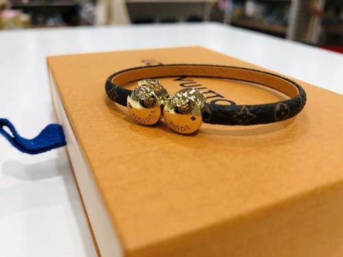 ブランド・ラグジュアリーのLOUIS VUITTON