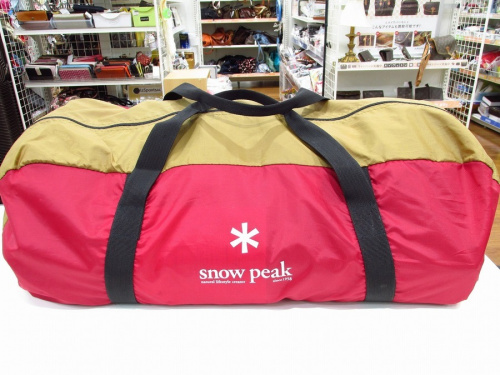 アウトドア用品のテント