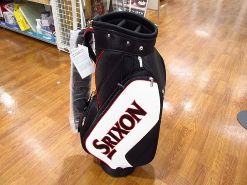 スポーツ用品のゴルフ