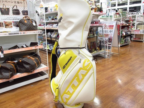 スポーツ用品のゴルフ