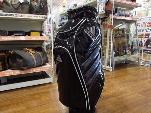 スポーツ用品のゴルフ