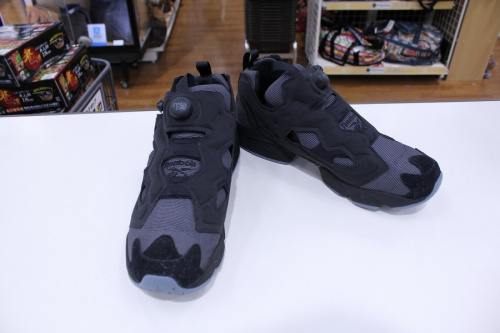 シューズのスニーカー