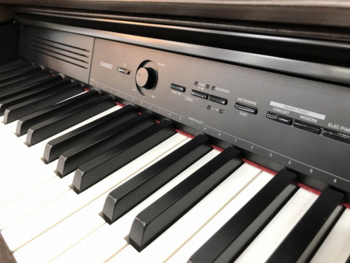 楽器の電子ピアノ