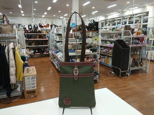 メンズファッションのショルダーバッグ