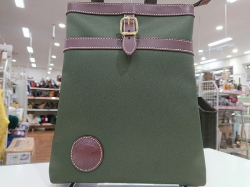 ショルダーバッグの千葉