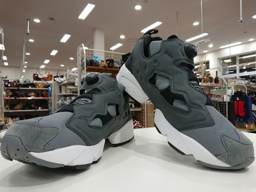 メンズファッションのスニーカー