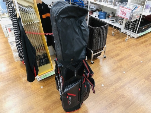 スポーツ用品のゴルフ