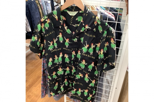 シャツのSUNSURF