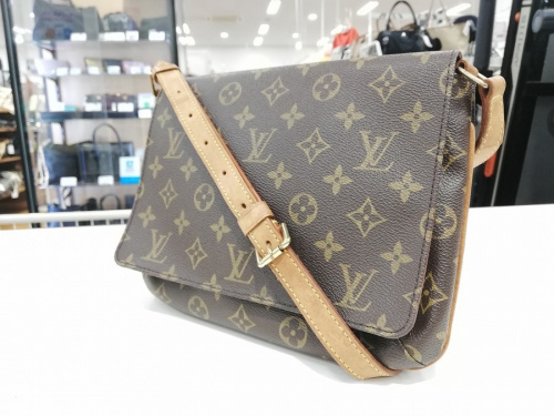 ブランド・ラグジュアリーのレディースファッション