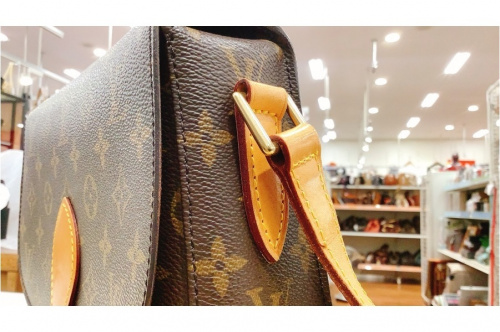 ルイヴィトンのLOUIS VUITTON