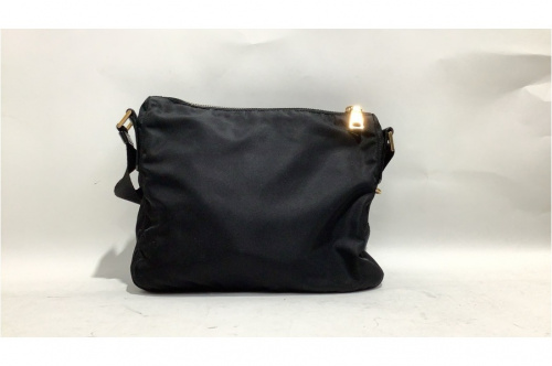 ショルダーバッグのPRADA